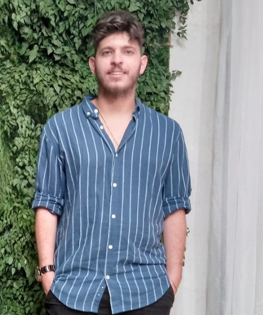 Uma foto frontal do programador Kaio Vitor